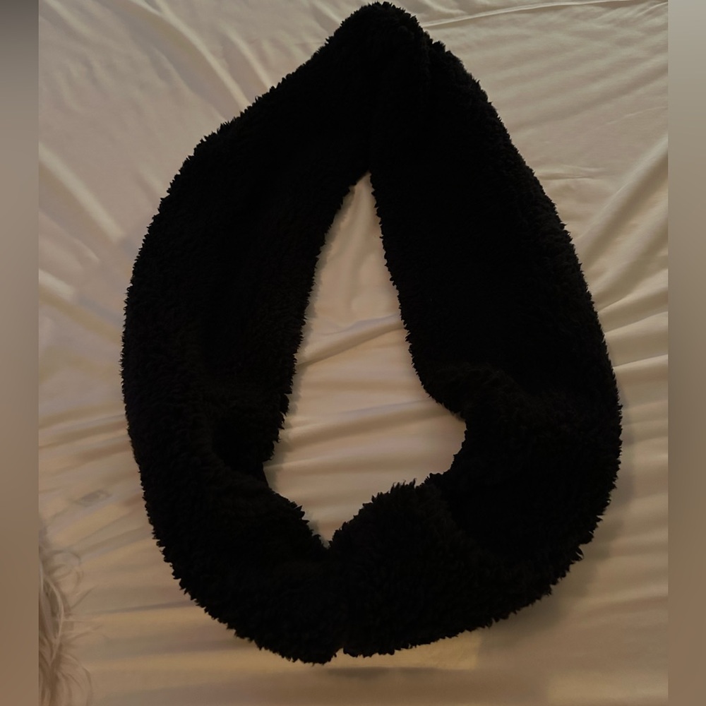 Infinity Black Faux Fur Scarf